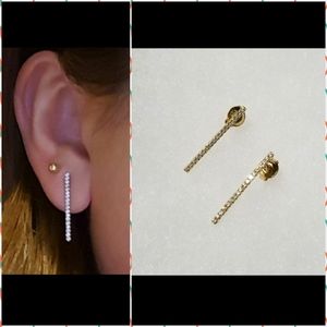*NWT gold plated bar stud earrings